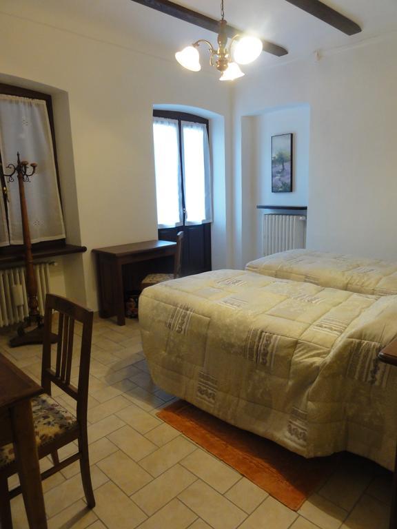 Ristorante Buasca Hotel Cuorgne ภายนอก รูปภาพ