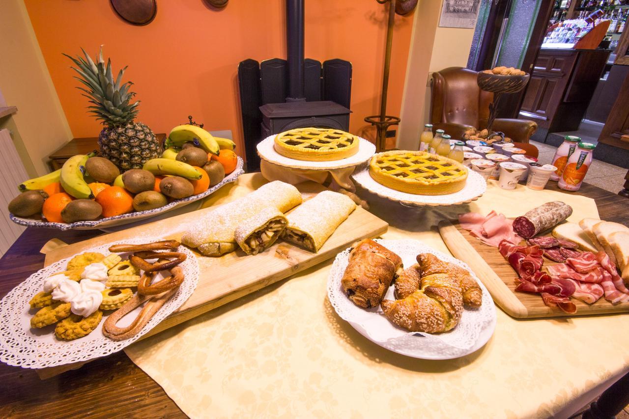 Ristorante Buasca Hotel Cuorgne ภายนอก รูปภาพ