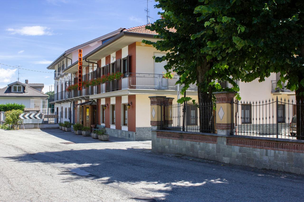 Ristorante Buasca Hotel Cuorgne ภายนอก รูปภาพ